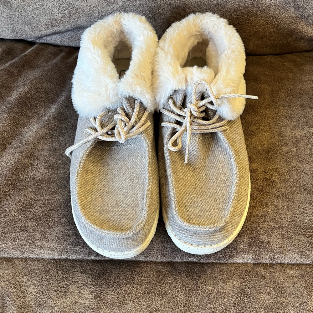 Hey Dude Women's Fur-Lined Shoes